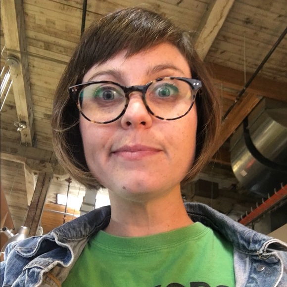 Meet your Posher, Erin - Picture 1 of 1